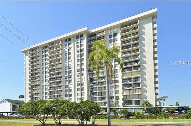 400 ISLAND WAY UNIT 204 CLEARWATER, FL 33767