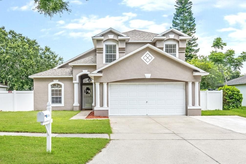 3316 PINE TOP DR VALRICO, FL 33594
