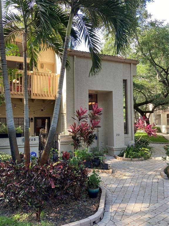 251 LOS PRADOS DRIVE UNIT 922