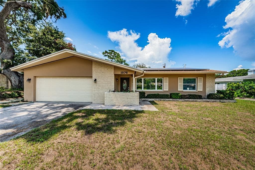 1576 ROSERY ROAD NE LARGO, FL 33770