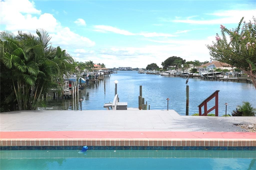487 ISLAND WAY