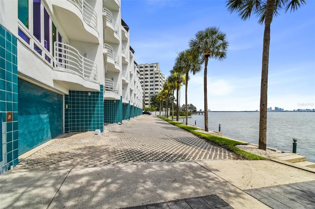 4950 BAYSHORE BOULEVARD UNIT 18 TAMPA, FL 33611