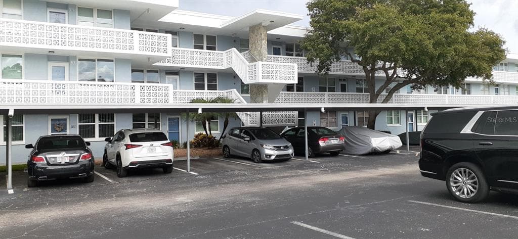 4715 BAY STREET NE UNIT 223
