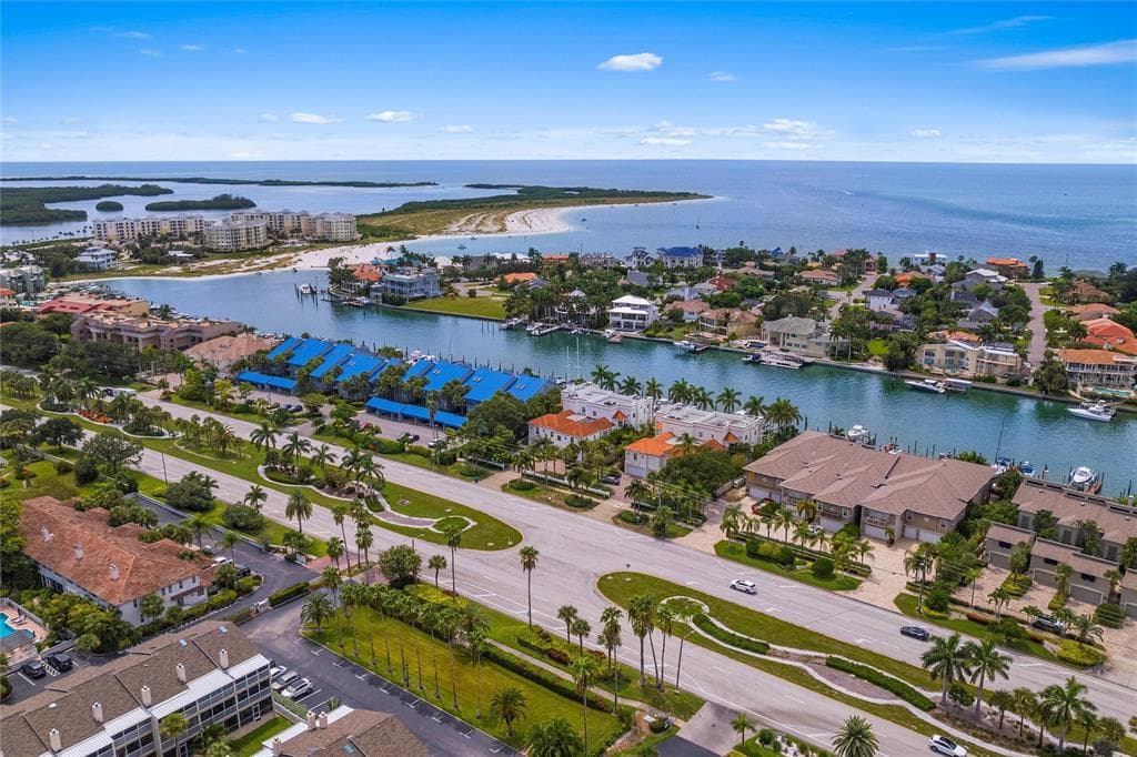 880 PINELLAS BAYWAY S