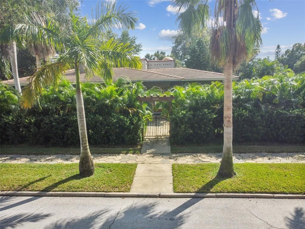 4860 4TH AVENUE N ST PETERSBURG, FL 33713