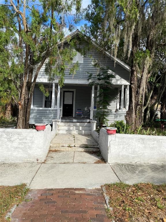 509 W CEDAR STREET TARPON SPRINGS, FL 34689