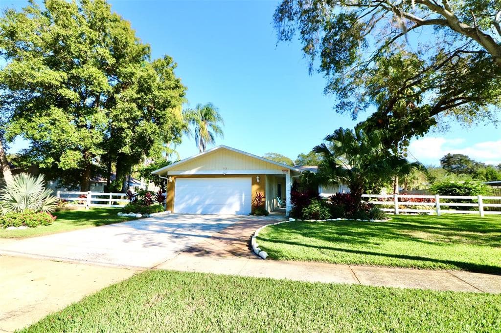 762 RIVIERE ROAD