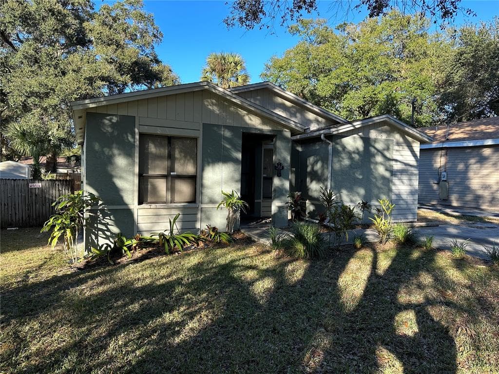 1904 E IDA STREET TAMPA, FL 33610