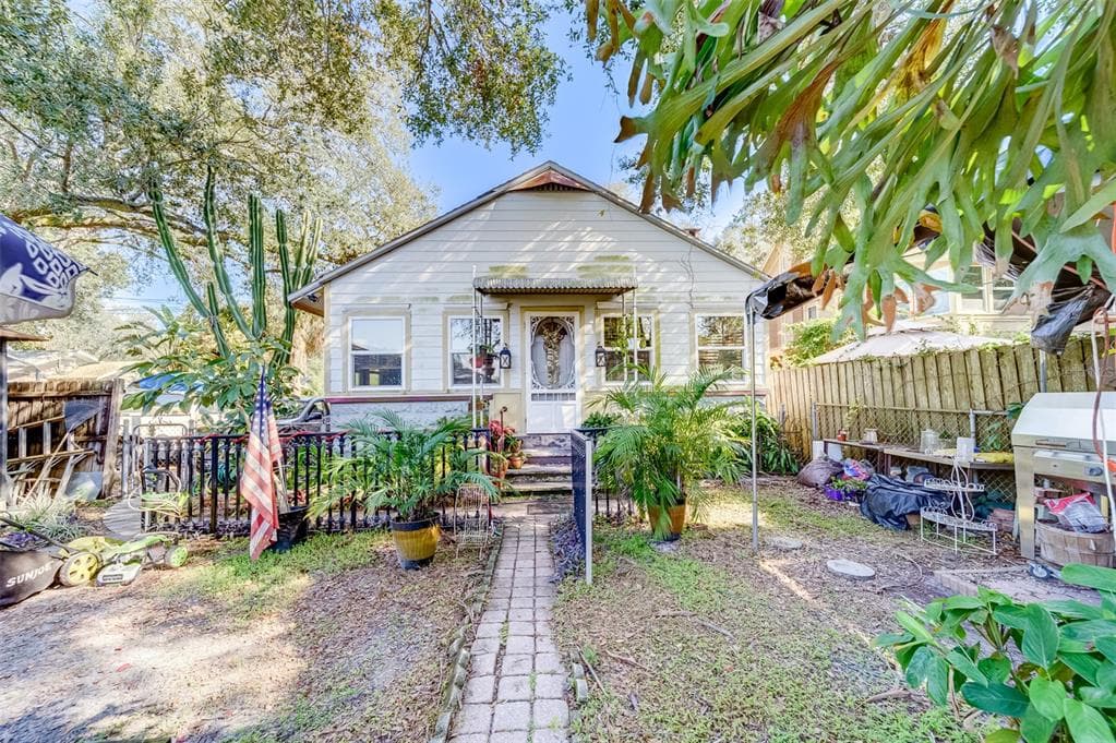 2025 JACKSON STREET N UNIT 5 ST PETERSBURG, FL 33704
