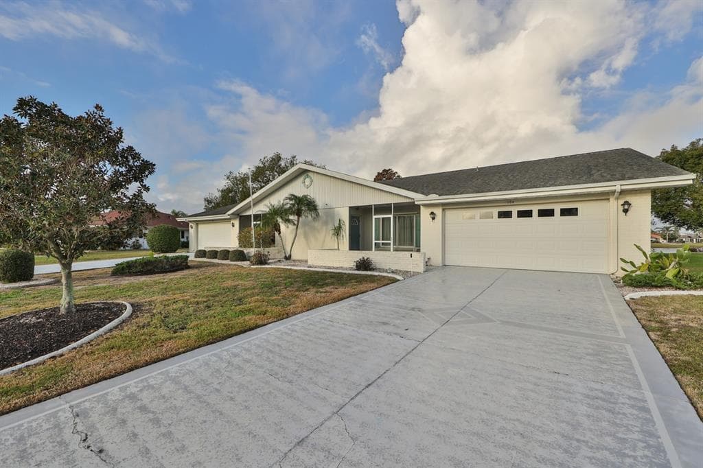 1104 E DEL WEBB BOULEVARD SUN CITY CENTER, FL 33573