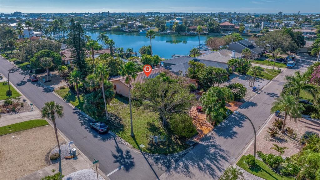 2851 ALTON DR ST PETE BEACH, FL 33706