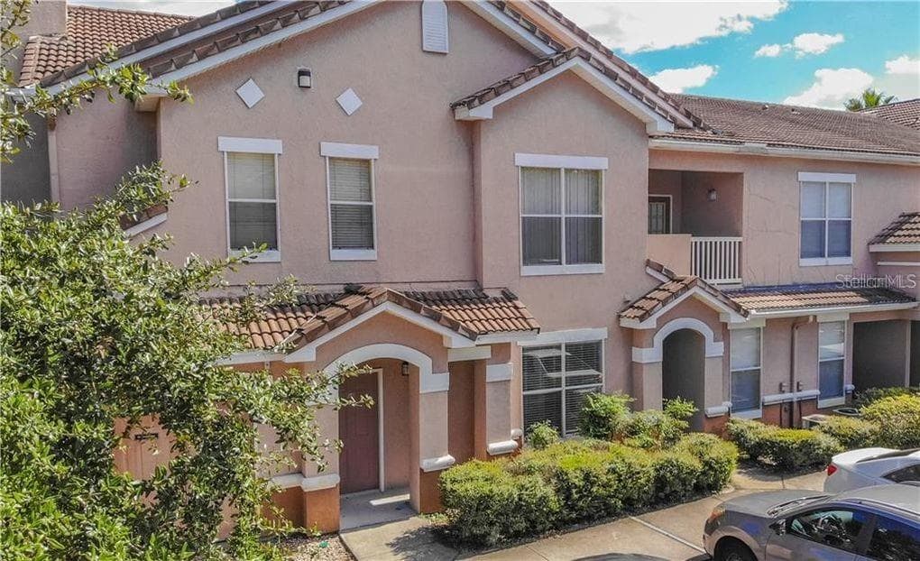 10481 VILLA VIEW CIRCLE TAMPA, FL 33647
