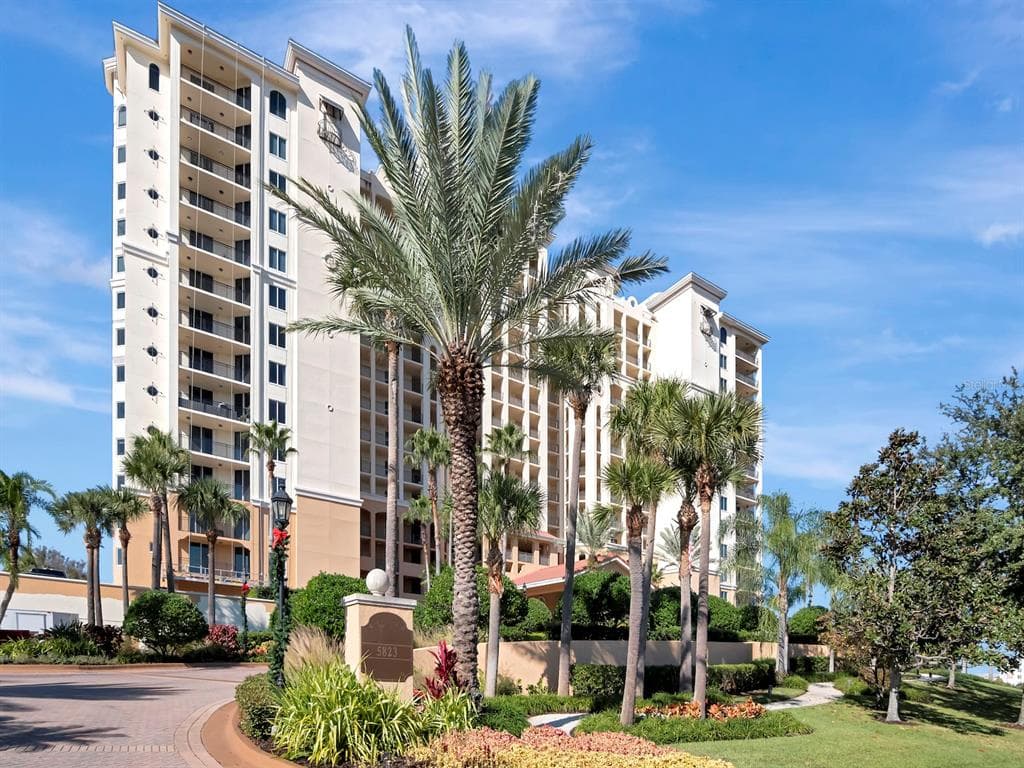 5823 BOWEN DANIEL DRIVE UNIT 201 TAMPA, FL 33616