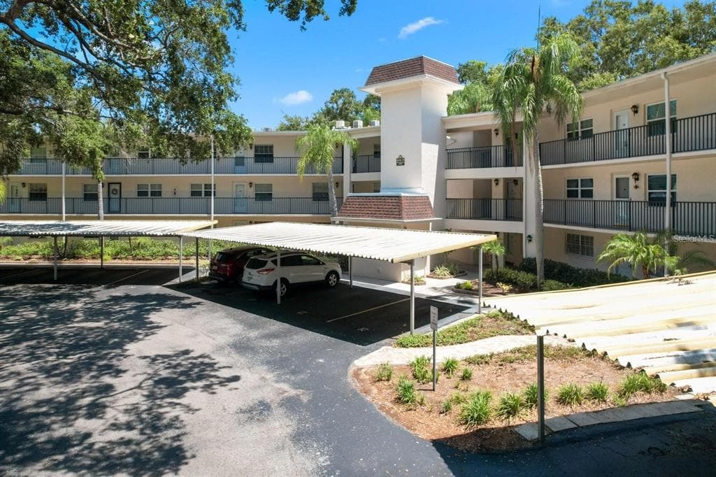 820 VIRGINIA STREET UNIT 106 DUNEDIN, FL 34698