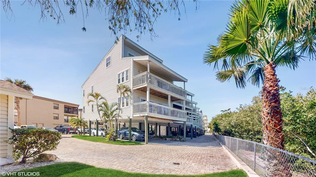 19727 GULF BOULEVARD UNIT 107 INDIAN SHORES, FL 33785