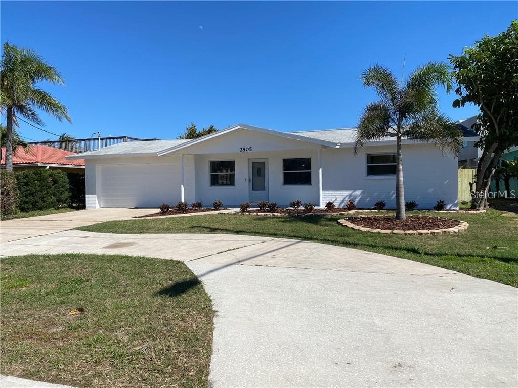 2505 GULF BOULEVARD BELLEAIR BEACH, FL 33786