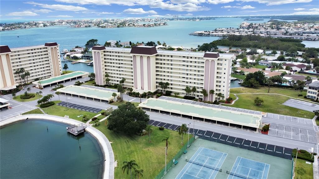 4725 COVE CIRCLE UNIT 1001 ST PETERSBURG, FL 33708