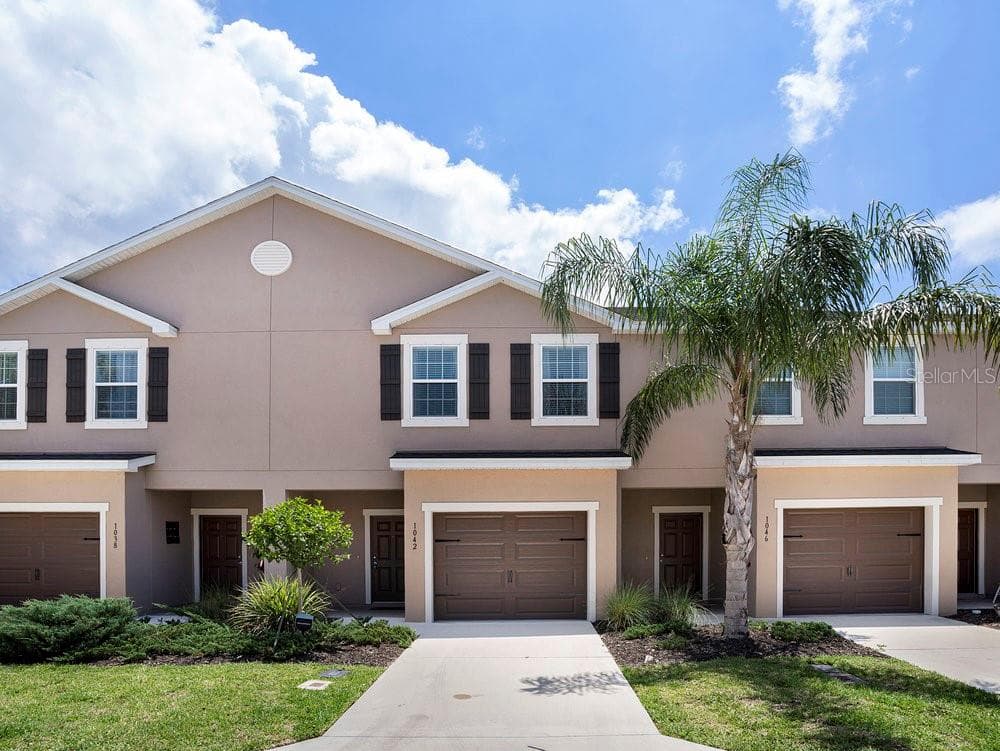 1042 GRANTHAM DRIVE