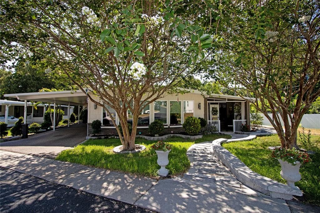 27 PALM FOREST DRIVE