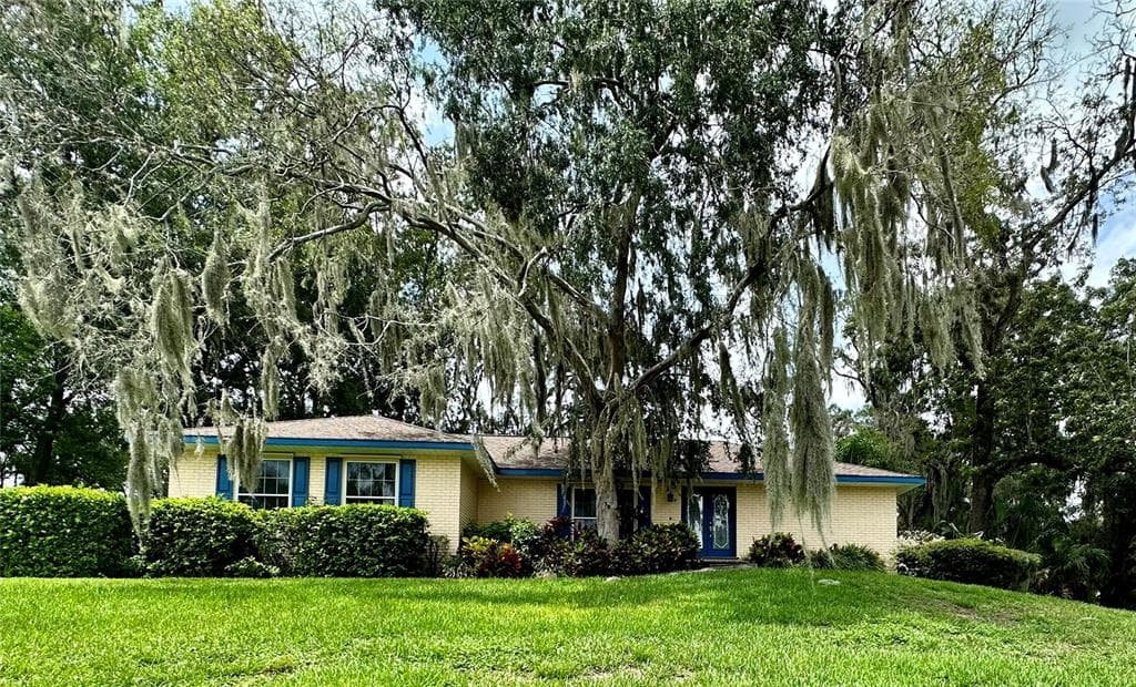 504 APACHE TRAIL BRANDON, FL 33511