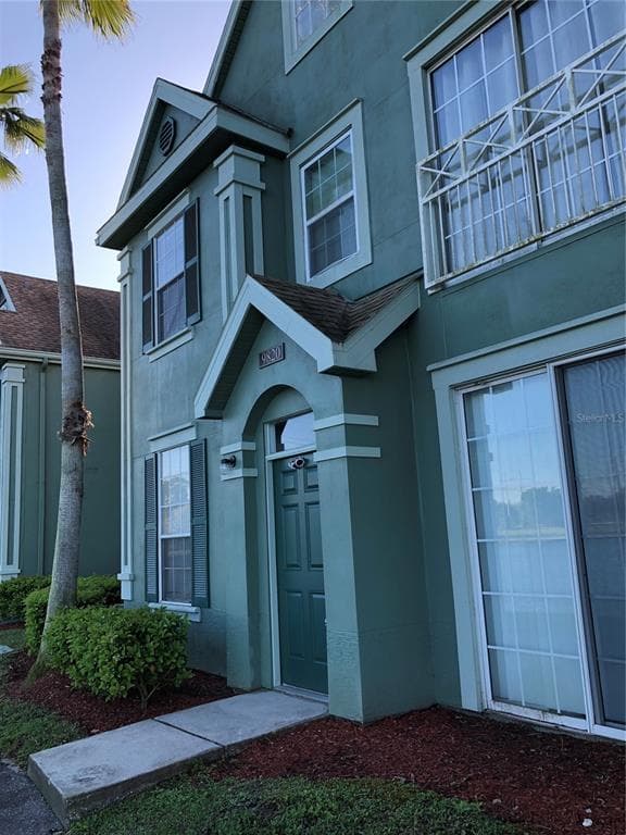 9820 LAKE CHASE ISLAND WAY UNIT 9820 TAMPA, FL 33626