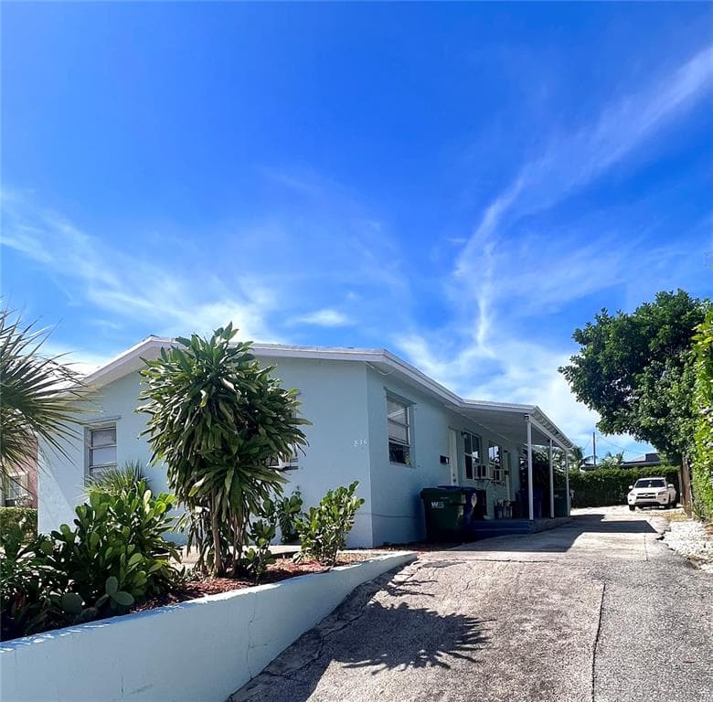 836 DR MARTIN LUTHER KING JR BLVD. RIVIERA BEACH, FL 33404