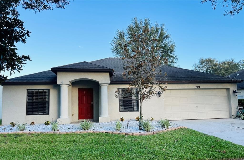1914 ABBEY RIDGE DRIVE DOVER, FL 33527