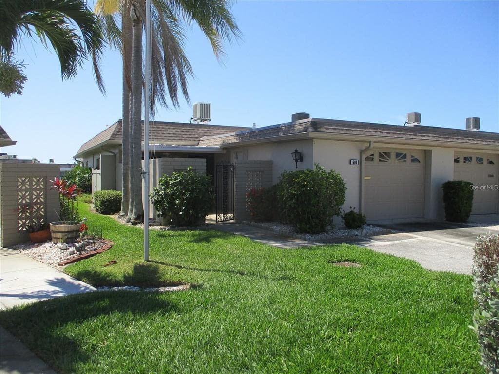 608 BOCA CIEGA POINT BOULEVARD N