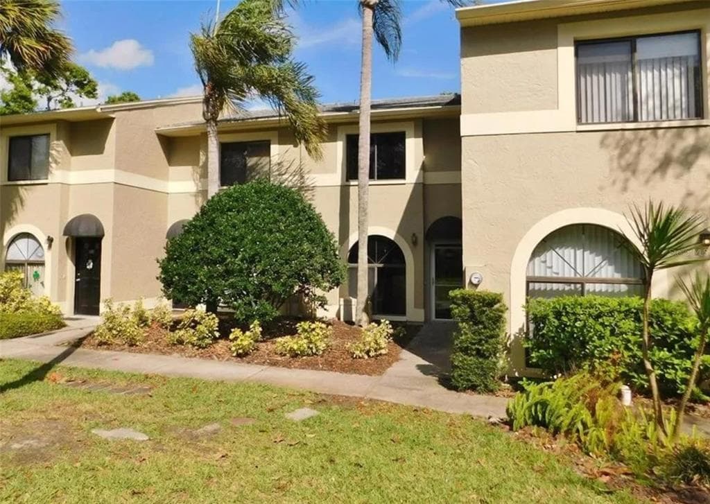 3583 WHISPERING OAKS LANE UNIT 108 PALM HARBOR, FL 34684
