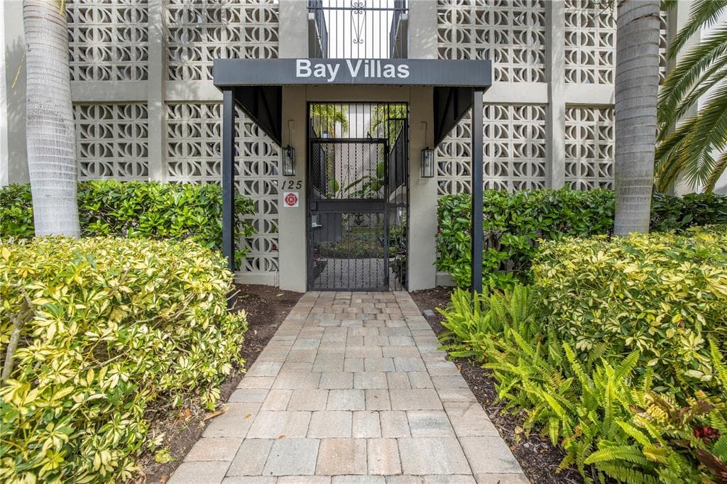 125 5TH AVENUE NE UNIT 270 ST PETERSBURG, FL 33701