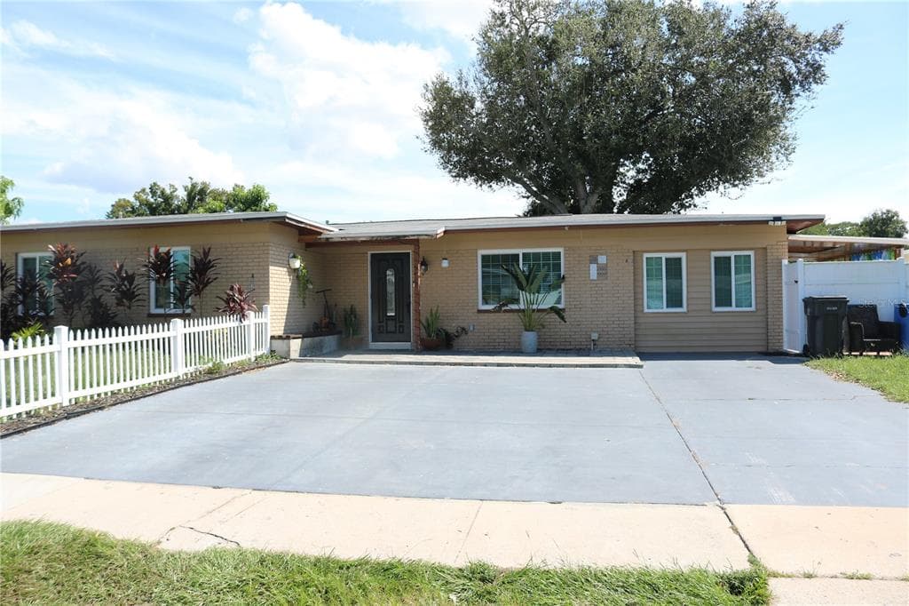 6512 DOVEWOOD PLACE TAMPA, FL 33634