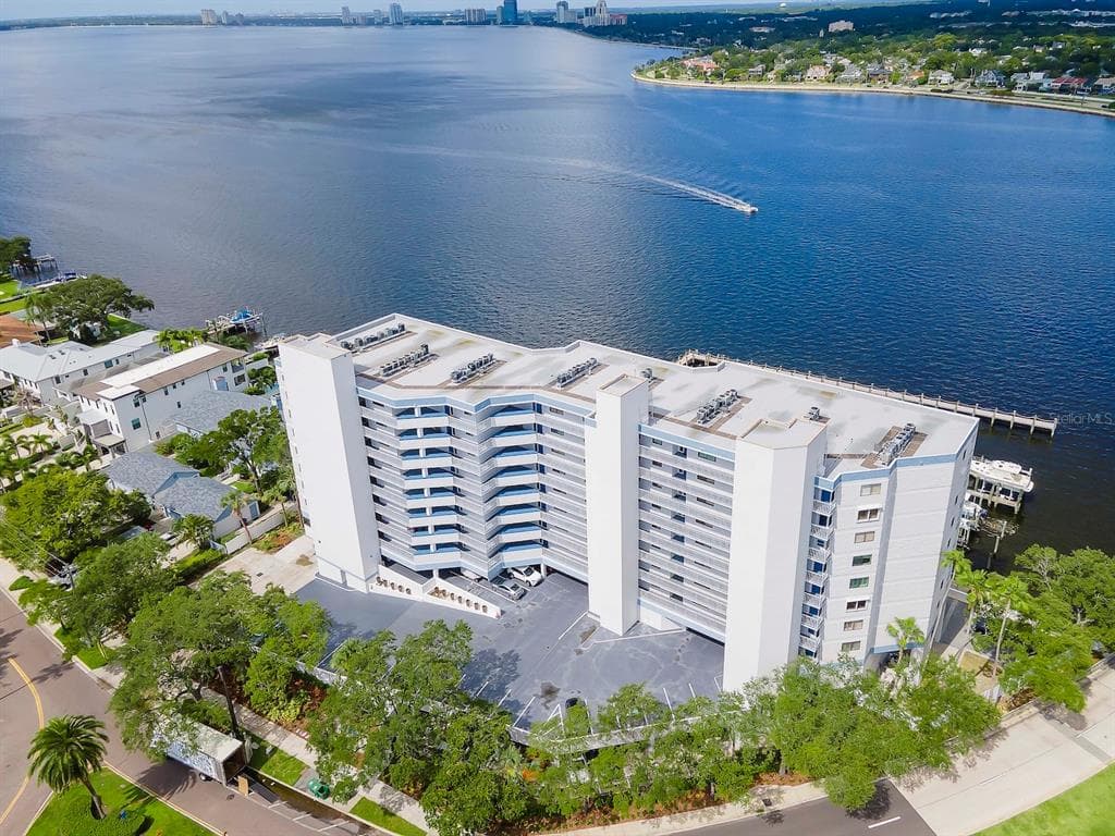 2 ADALIA AVENUE UNIT 305 TAMPA, FL 33606