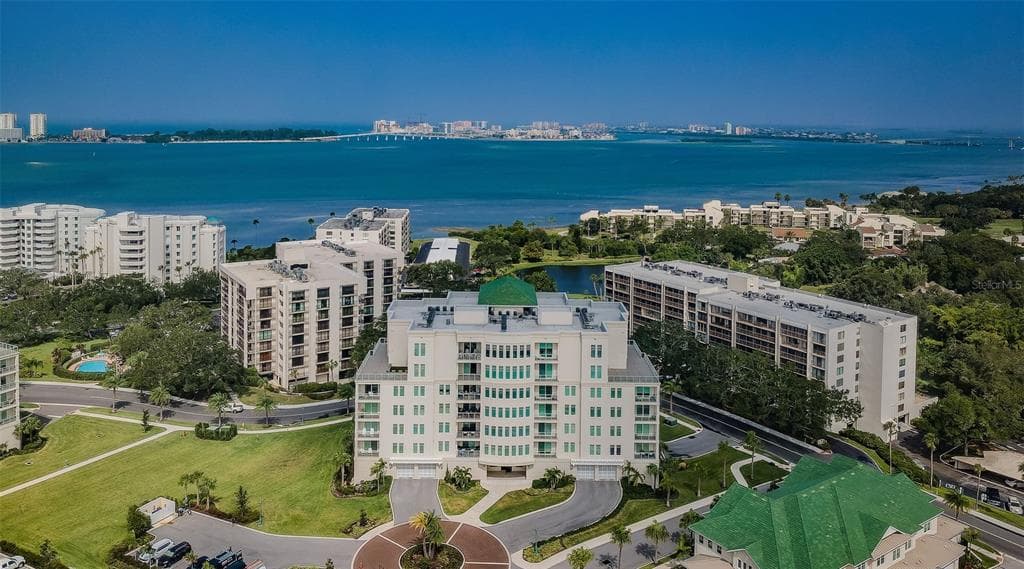8 PALM TERRACE UNIT 703 BELLEAIR, FL 33756