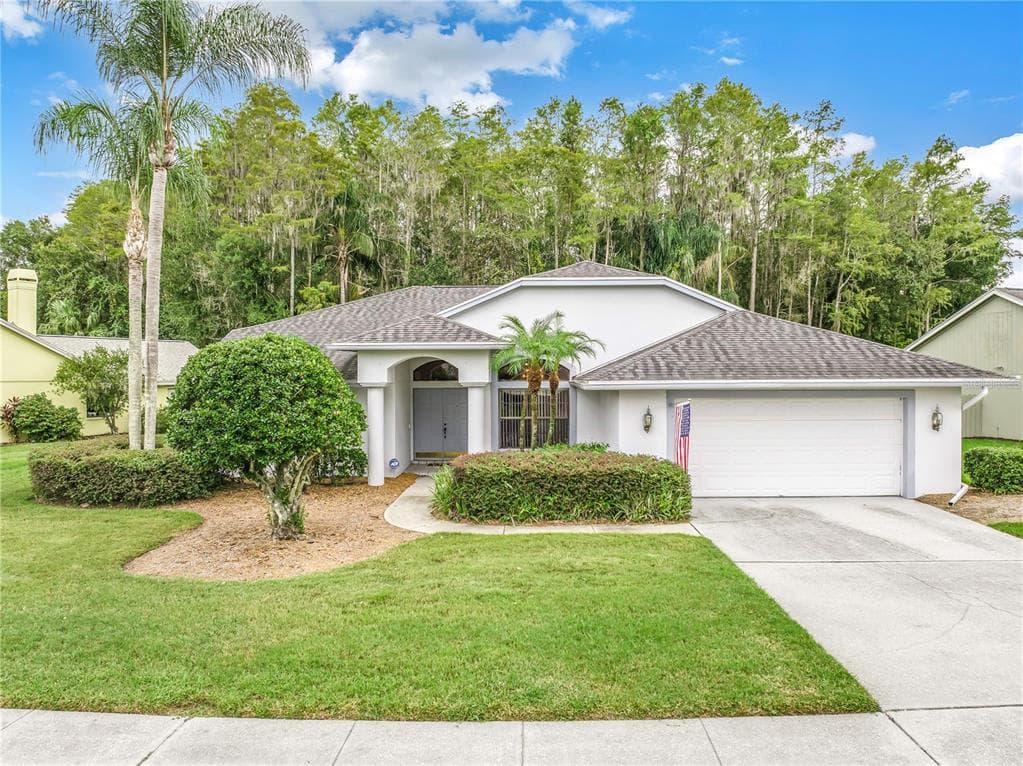 861 CENTERWOOD DRIVE