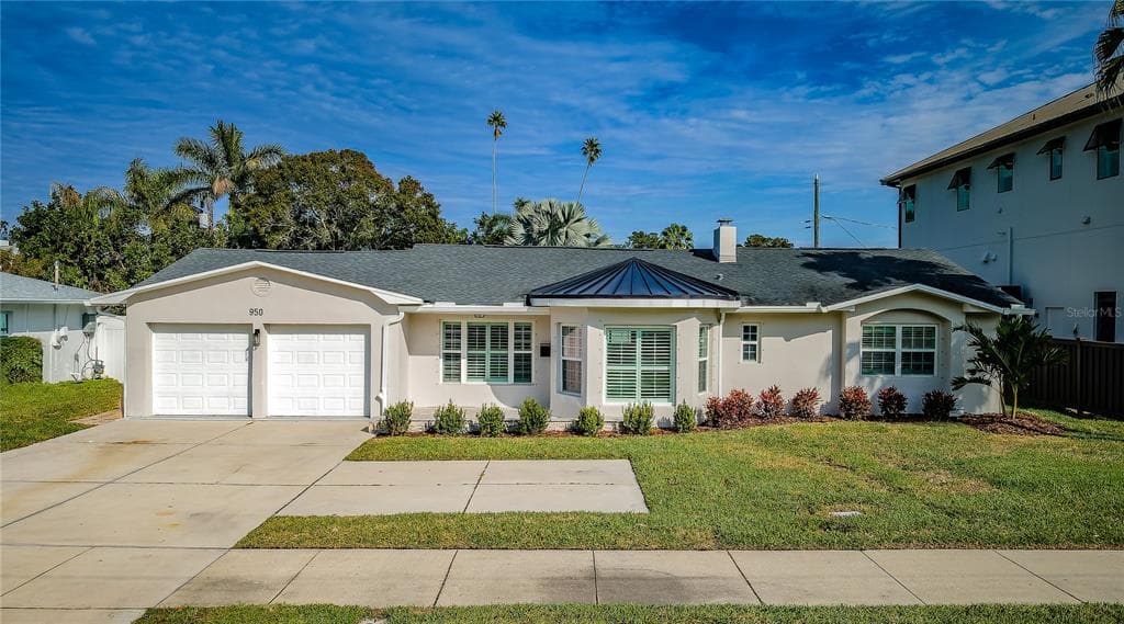 950 SNELL ISLE BOULEVARD NE ST PETERSBURG, FL 33704