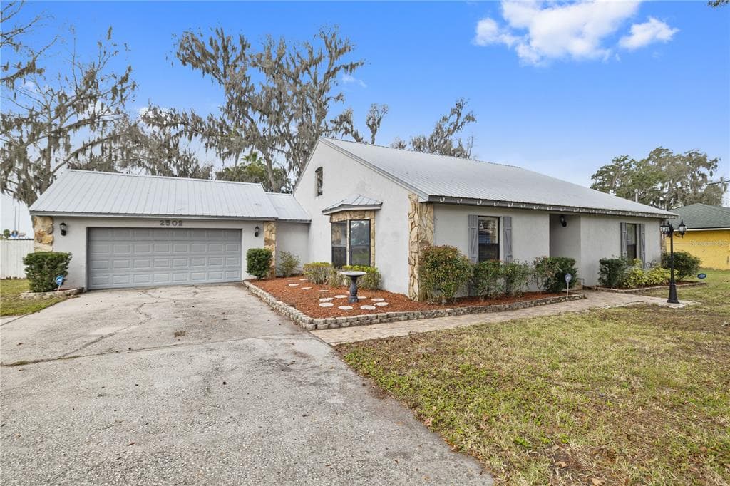 2502 SAVANNAH DRIVE PLANT CITY, FL 33563