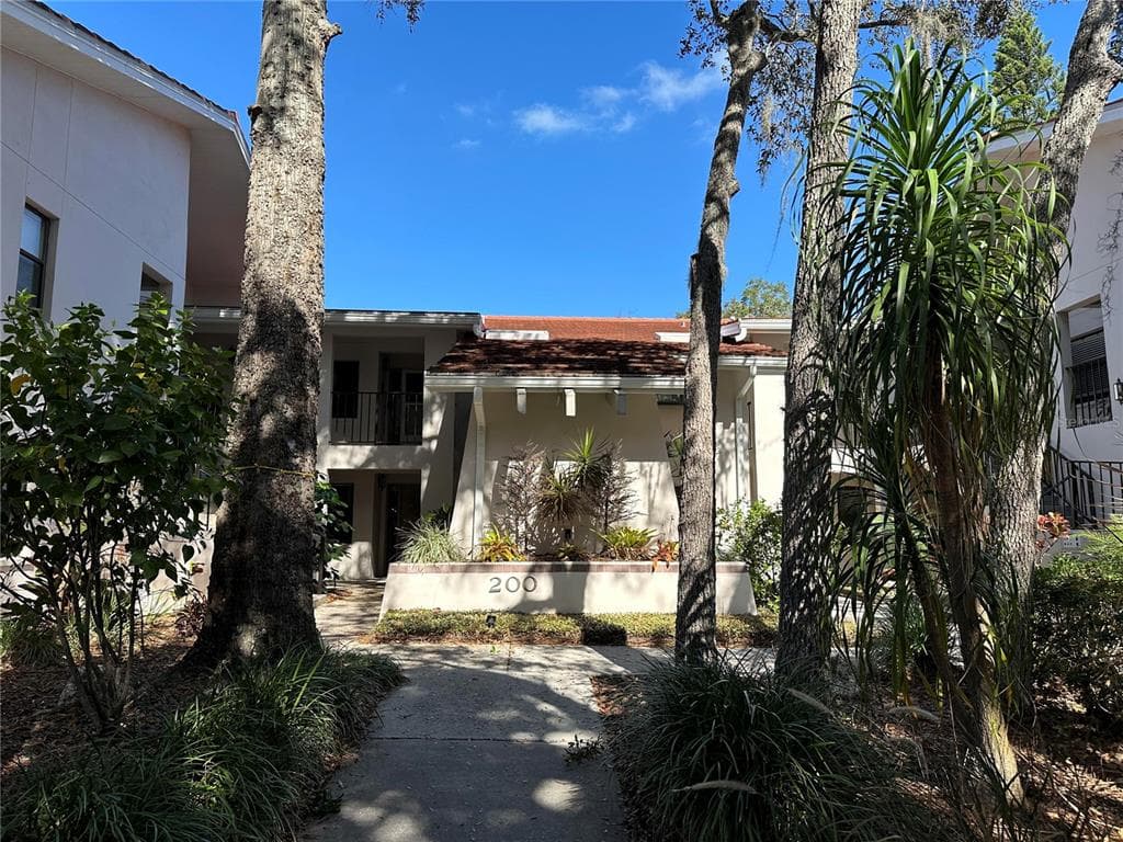300 S FLORIDA AVENUE UNIT 200 B