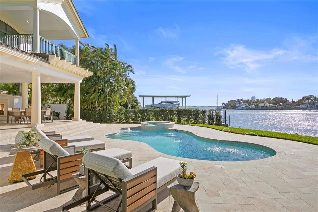 109 BAY POINT DRIVE NE