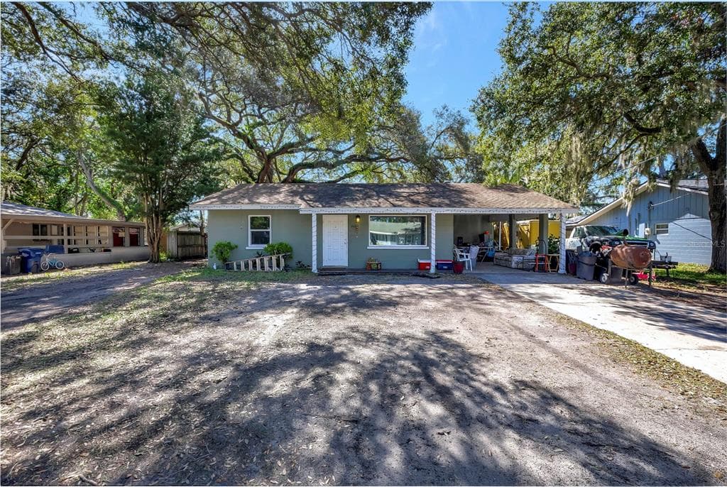 2404 52ND AVE DR W BRADENTON, FL 34207