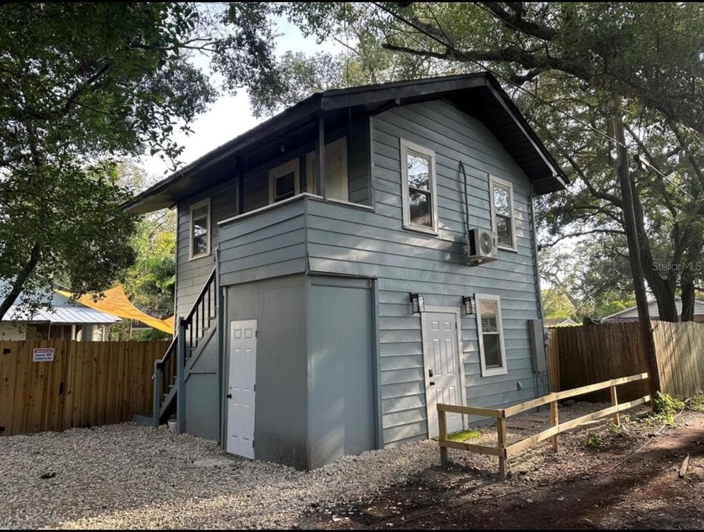 115 W PLYMOUTH STREET UNIT B TAMPA, FL 33603