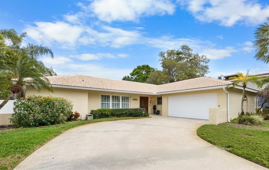 12811 MIA CIRCLE LARGO, FL 33774