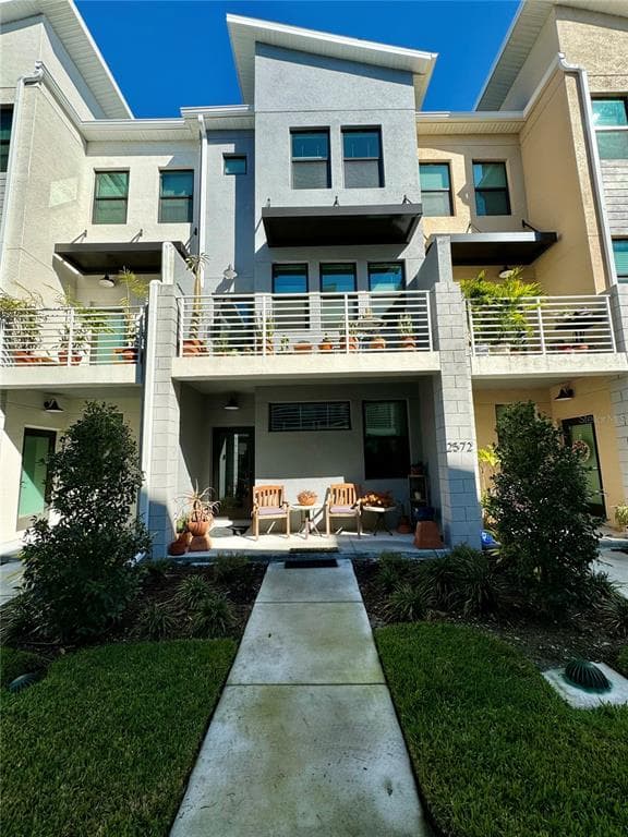2572 12TH TERRACE N ST PETERSBURG, FL 33713