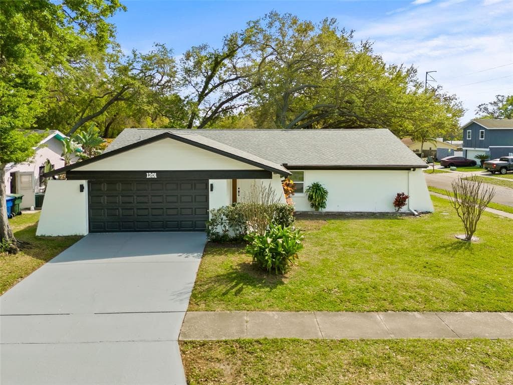 1201 MARKLEY DRIVE LARGO, FL 33770
