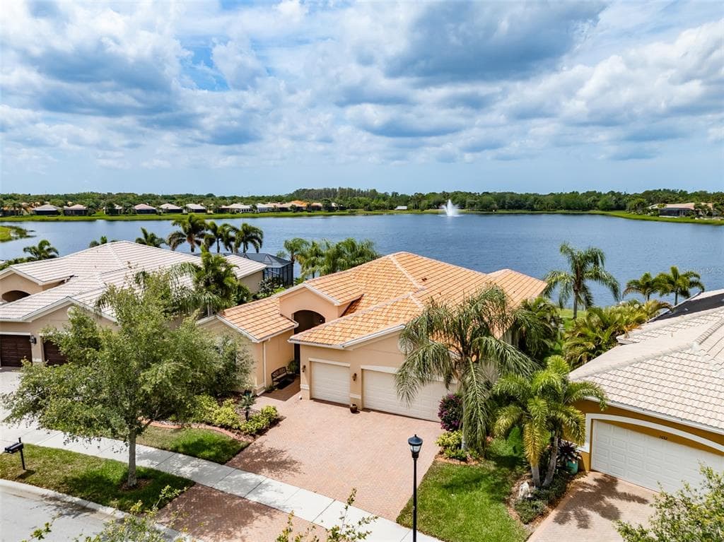 5030 STONE HARBOR CIRCLE WIMAUMA, FL 33598