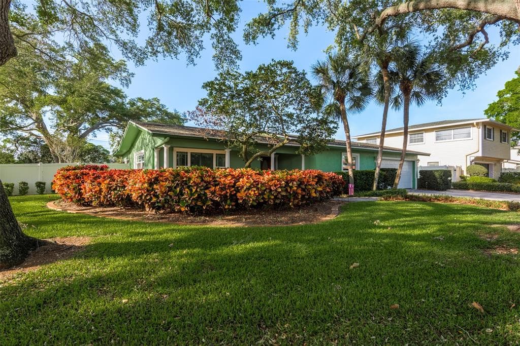 1182 41ST AVENUE NE ST PETERSBURG, FL 33703