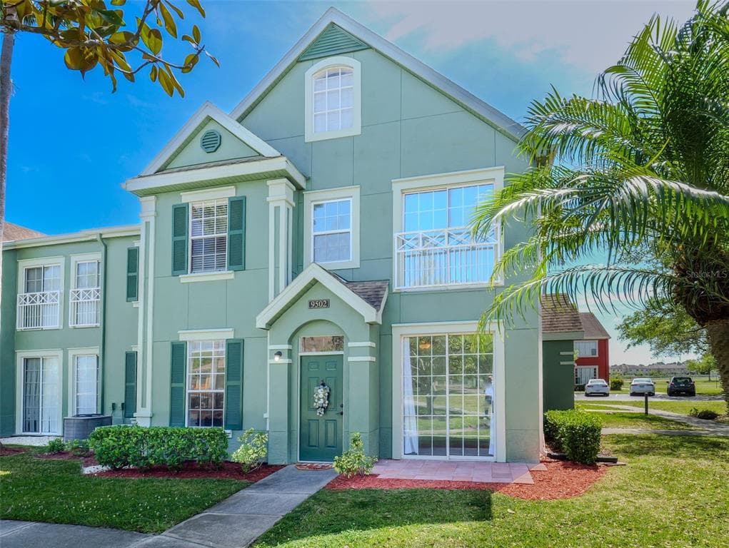 9502 LAKE CHASE ISLAND WAY UNIT 9502 TAMPA, FL 33626