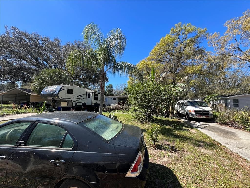 516 BRIAR MEADOWS DRIVE