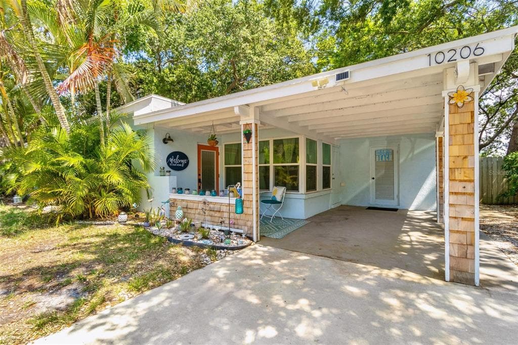 10206 66TH AVENUE SEMINOLE, FL 33772