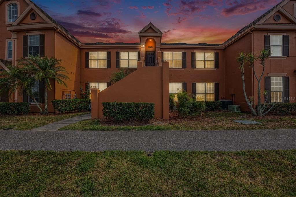 9754 LAKE CHASE ISLAND WAY UNIT 9754 TAMPA, FL 33626