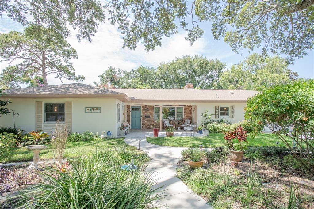 229 57TH AVENUE S ST PETERSBURG, FL 33705